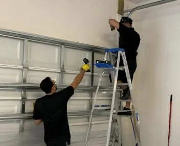 Emergency Stuck or Jammed Garage Doors